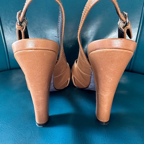 Donald Pilner Tan Sling Back Heels, Size 7M - Picture 6 of 9